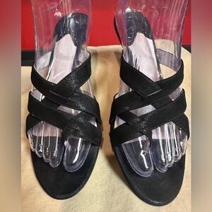 Johnston & Murphy Black Shimmer Suede Straps Thong Kitten Heel Women’s Size 7.5M